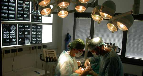 Lo staff del dott. Sirello in azione